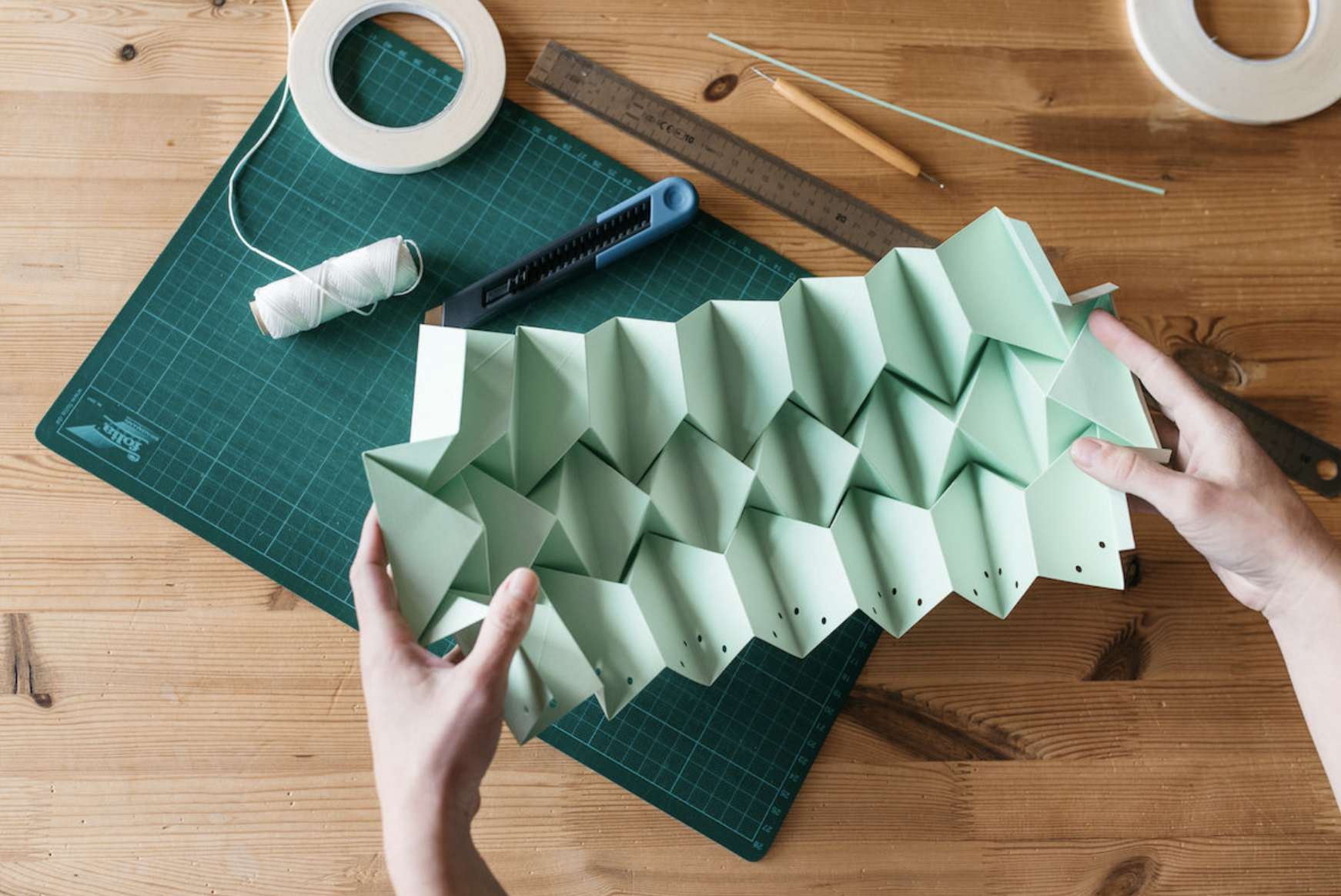 Snowpuppe's paper lanterns in production